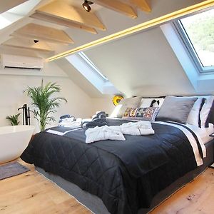 Deluxe Double Room Bath
